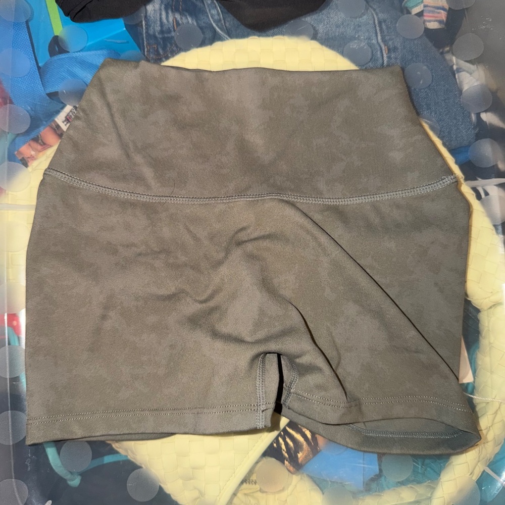 Crop Shop Boutique Olive Green Women’s Shorts - Picture 2 of 2